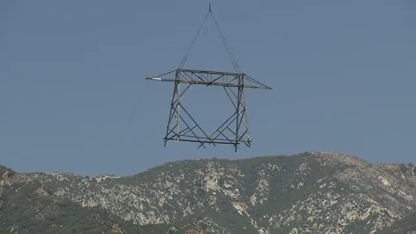 Another SCE Altadena transmission tower moved as part of ongoing investigation into cause of Eaton Fire [Video]