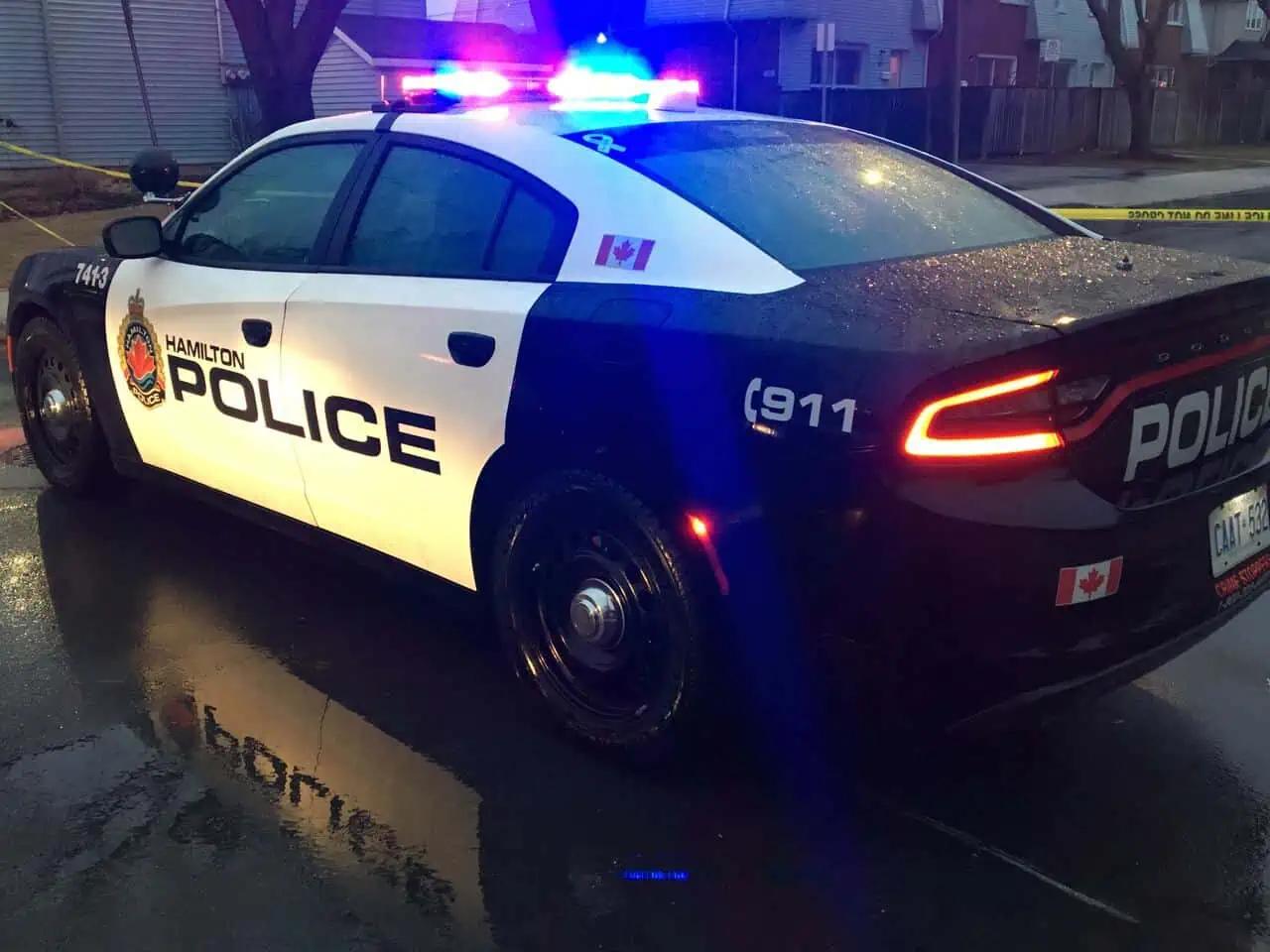 SHOOTING: Man injured, police hunt for suspects in Hamilton, Ontario [Video]