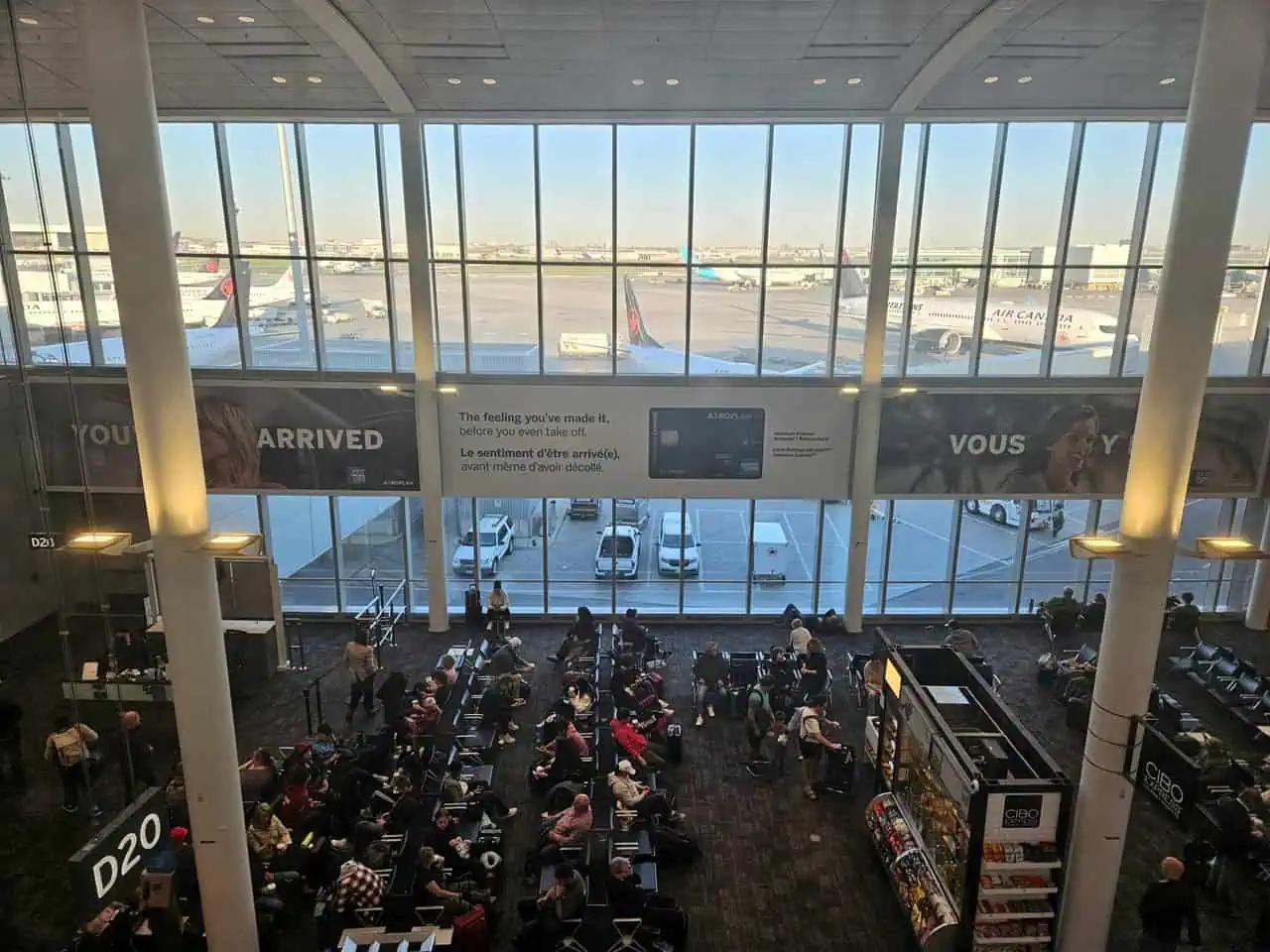 200K fewer travellers have used Toronto Pearson Airport in Mississauga so far in 2025 [Video]