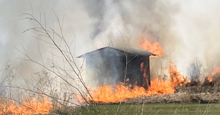 RCMP say 2 Manitobans charged with arson in connection with wildfires – Winnipeg [Video]