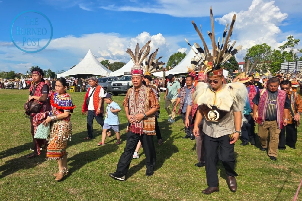 Miris Niti Daun parade ushers in Gawai spirit with indigenous pride on full display (VIDEO)