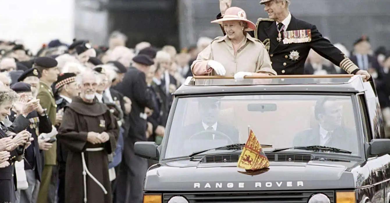 Several vehicles owned by Queen Elizabeth arrive for short Ontario visit [Video]