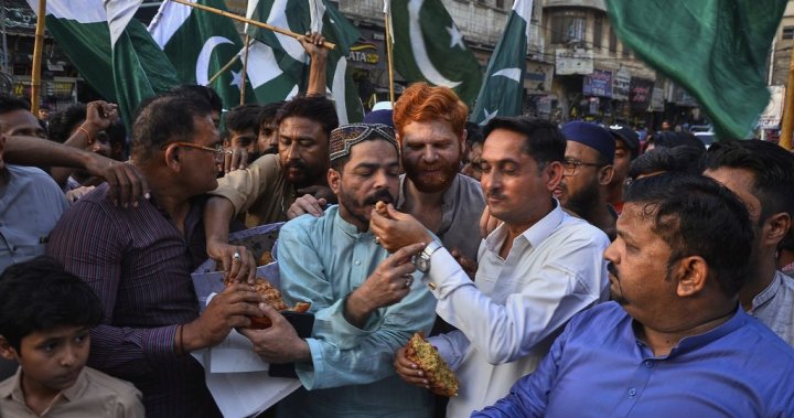 India and Pakistan ceasefire shaken by overnight border fighting in disputed Kashmir region – National [Video]