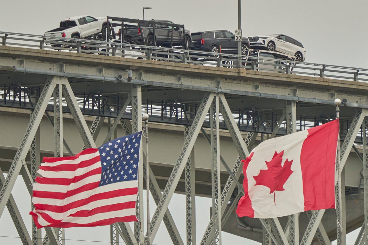 Canadians Trump-inspired US travel boycott intensified in April with further drops in car and plane trips [Video]