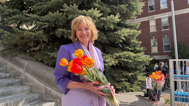 Royal birth at Ottawa hospital celebrated with tulips 80 years after liberation of Netherlands [Video]