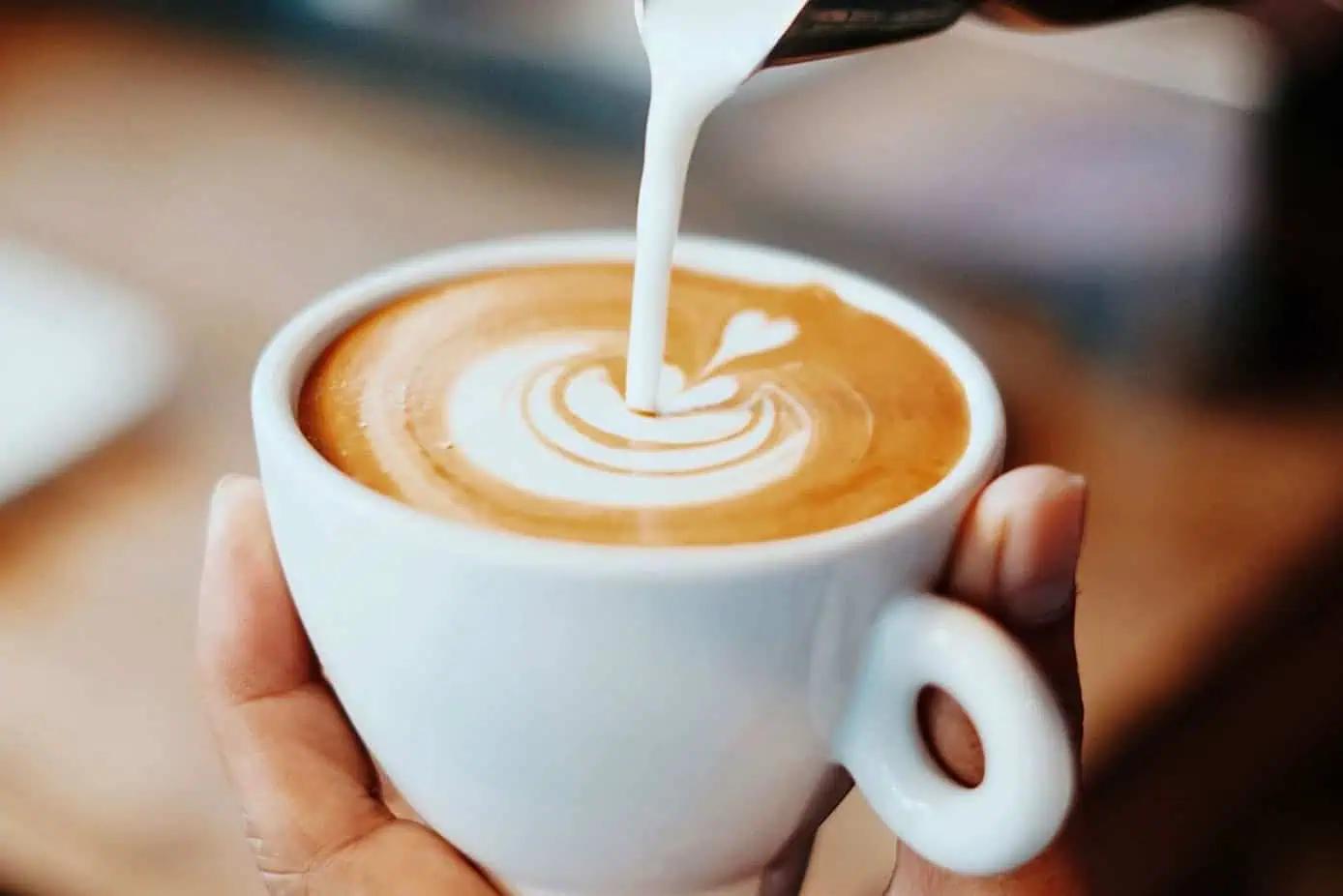 U.S. coffee chain opens in historic Mississauga building that sat empty for a decade [Video]