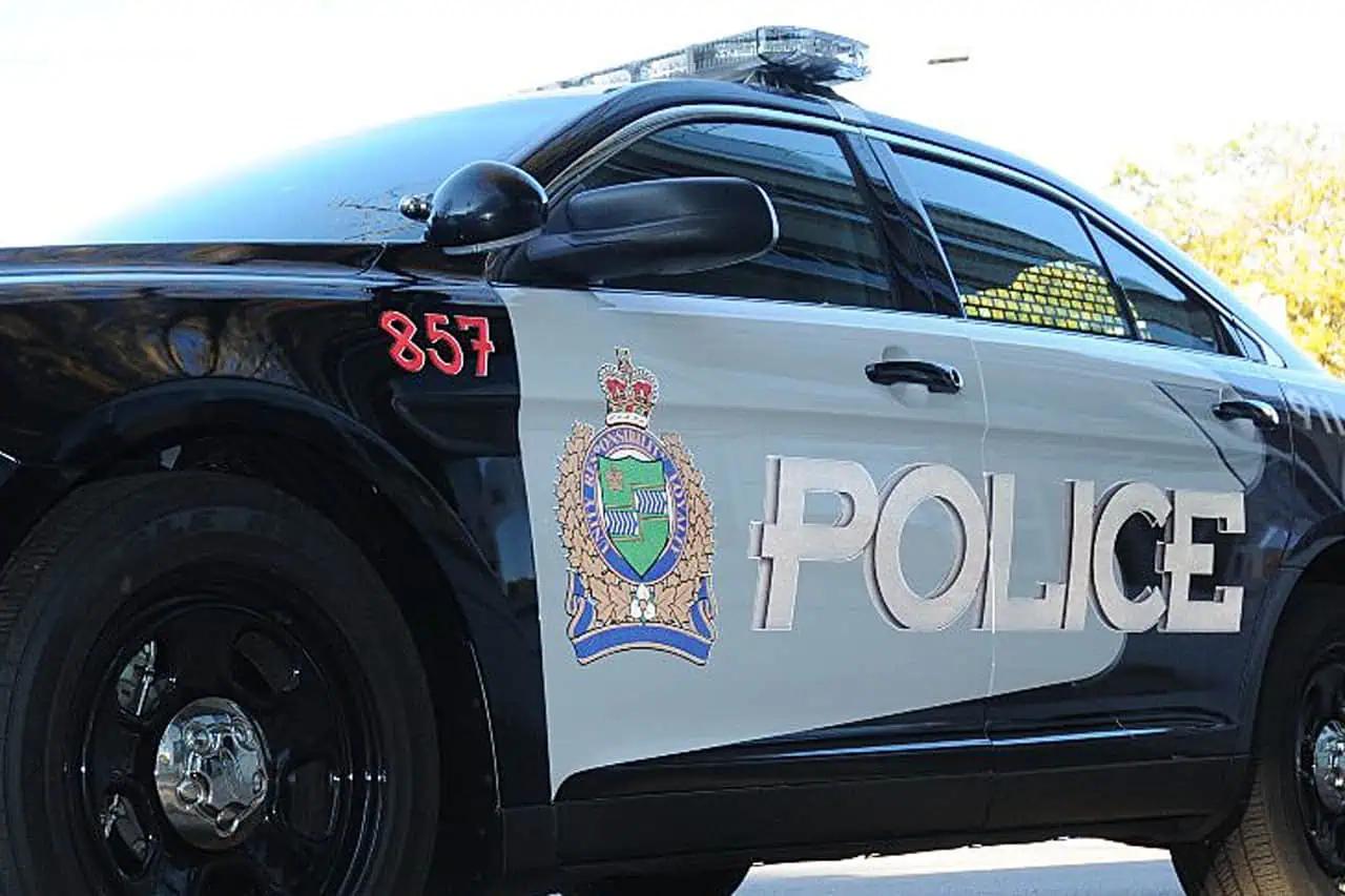 4 injured in Ontario crash, vehicles sustain 