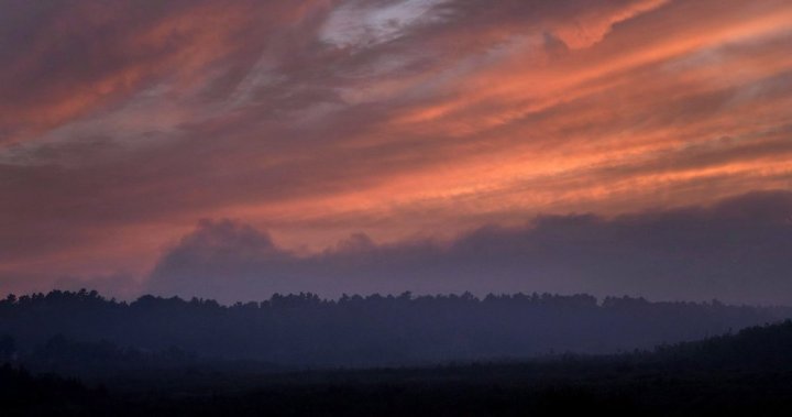 Wildfires raging in northwestern Ontario trigger evacuation alerts [Video]