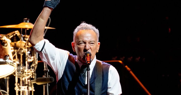 Bruce Springsteen scolds Trumps treasonous administration at U.K. concert – National [Video]