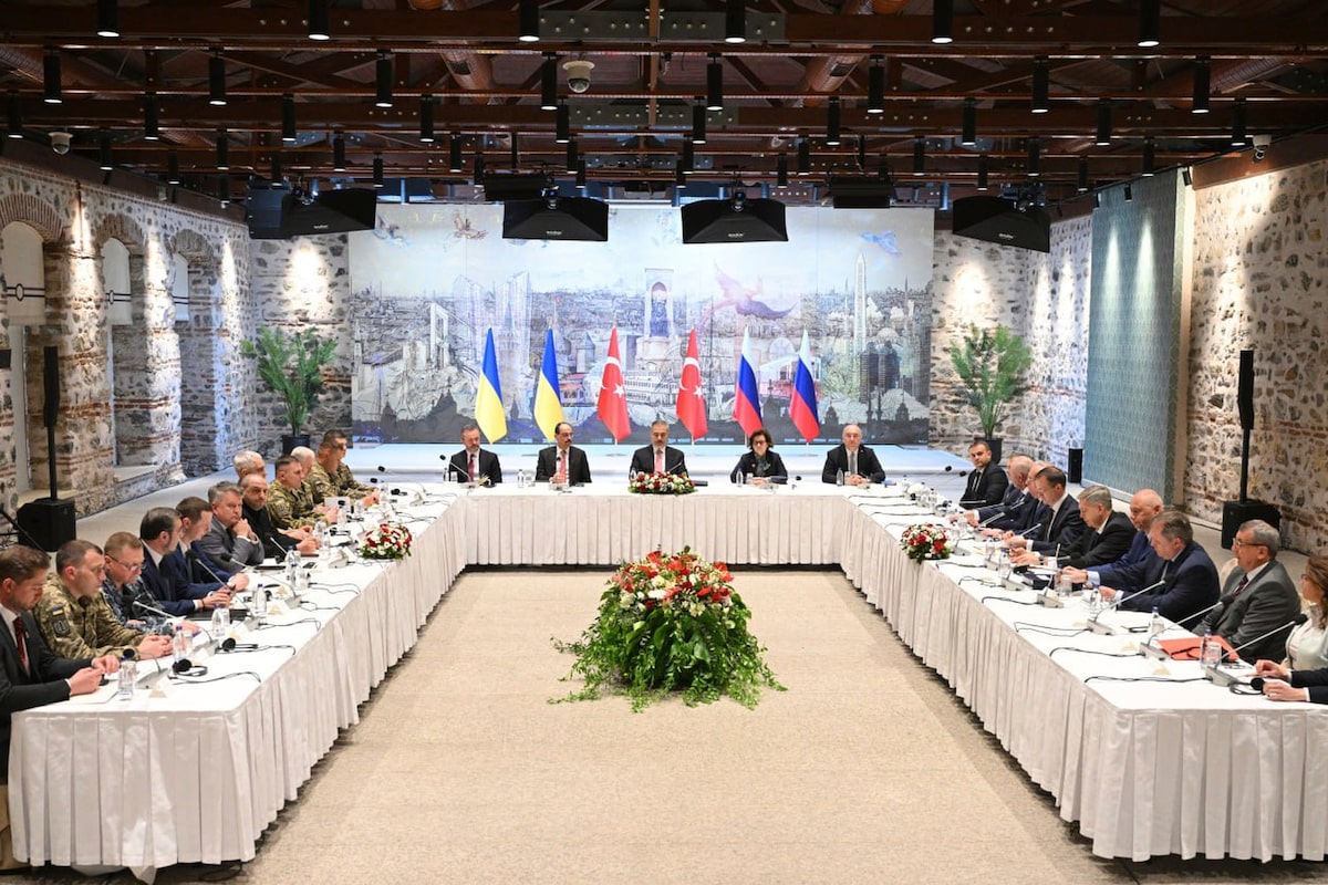 Russia-Ukraine peace talks end after less than two hours with deal to swap POWs, but no ceasefire [Video]