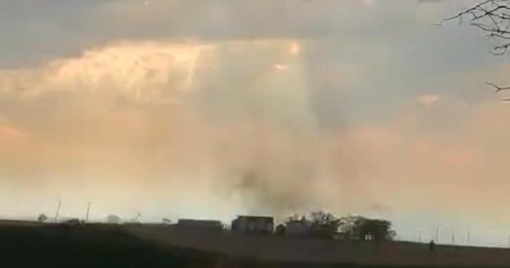 Environment Canada confirms two tornadoes touched down in Manitoba – Winnipeg [Video]