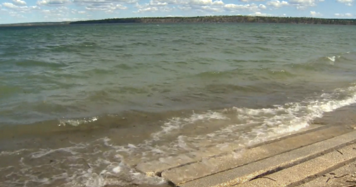 Use of motorboats nixed on Manitobas Clear Lake in zebra mussel battle - Winnipeg [Video]