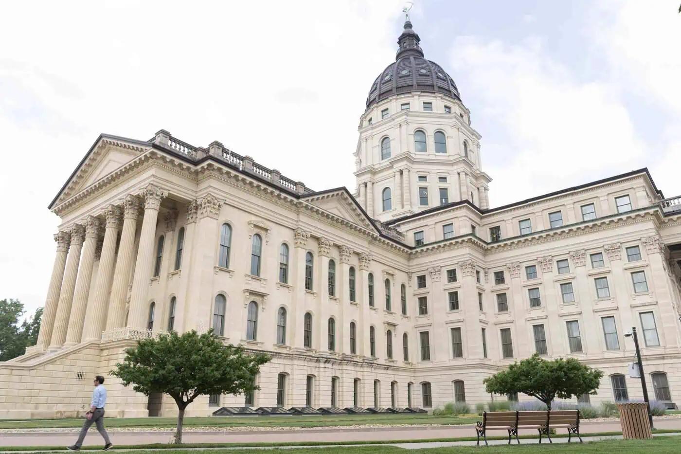 Kansas businesses hit by Trump’s trade war are wooing Canadian customers [Video]