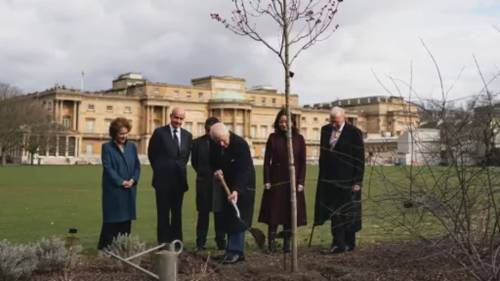 King Charles III, Queen Camilla mark 100 years of Canada House [Video]