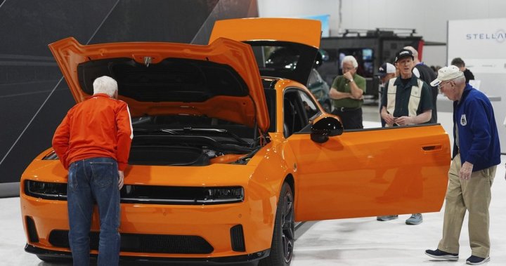 Stellantis delays production of one of its vehicles at Windsor, Ont. plant [Video]