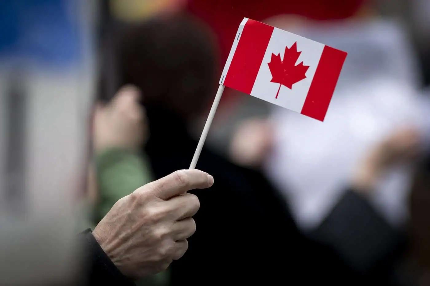 Most Canadians feel attached to their home, though only half trust governments: poll [Video]