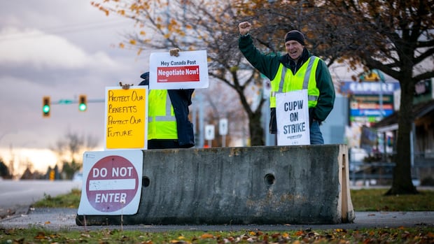B.C. business owners brace for second Canada Post strike [Video]