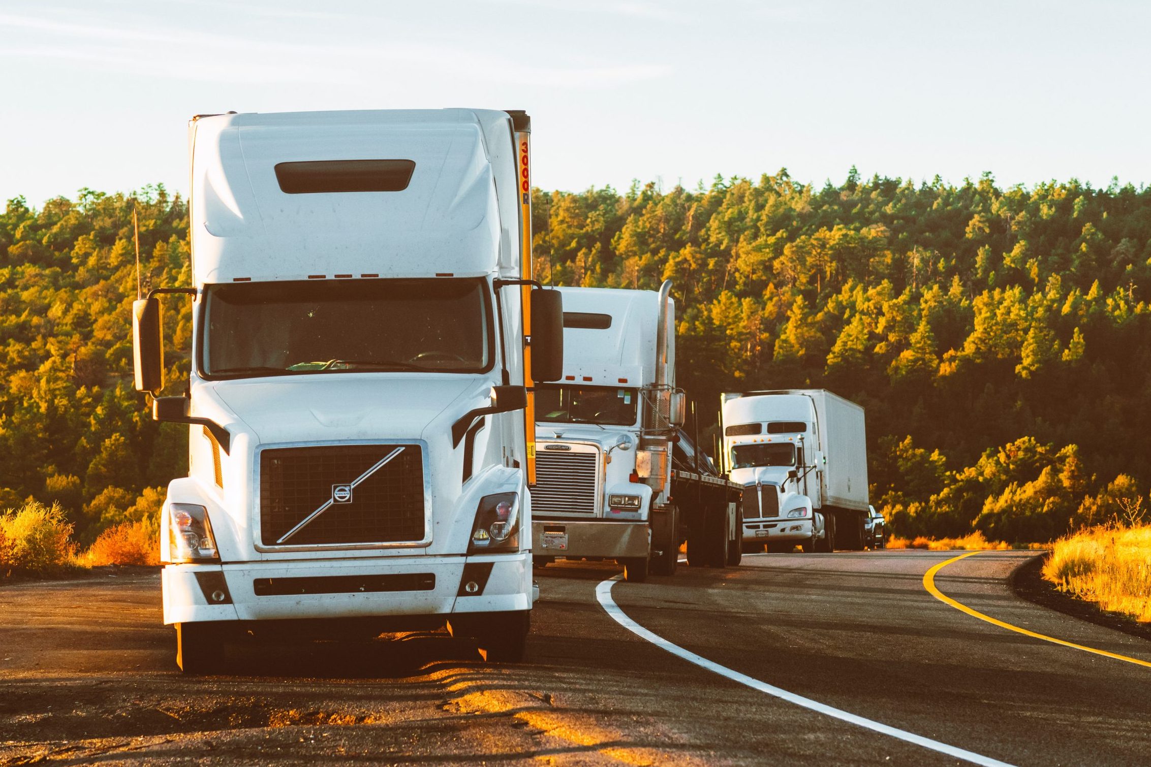 ROAD CLOSED: Transport tuck breakdown blocks roadway in Ajax, Ontario [Video]