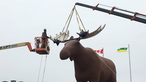 Is Moose Jaw the next vacation hot spot? How Canadian tourism might benefit from Canada-U.S. rift [Video]