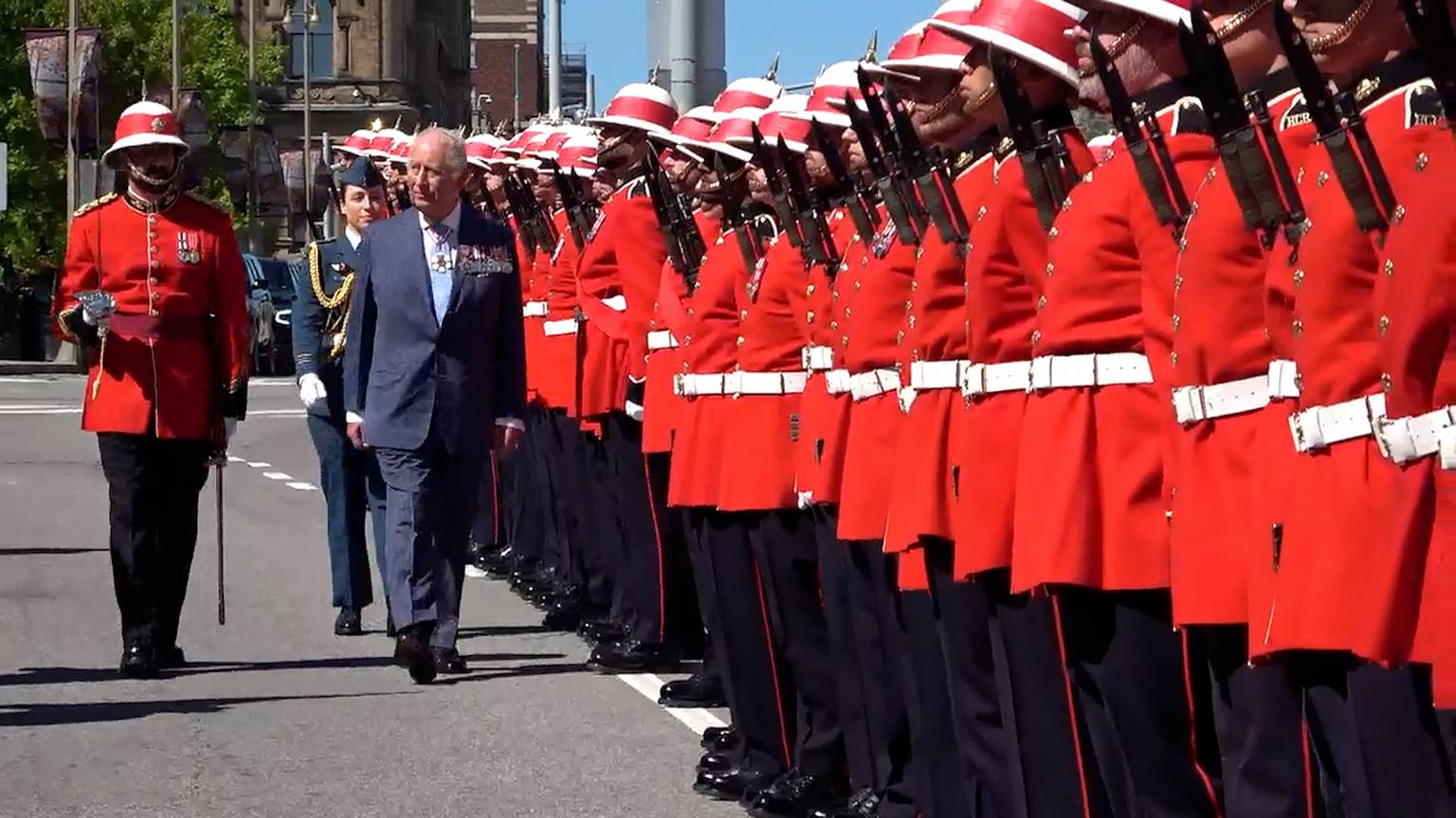 King Charles and Queen Camilla travel in carriage to Senate for Throne Speech [Video]