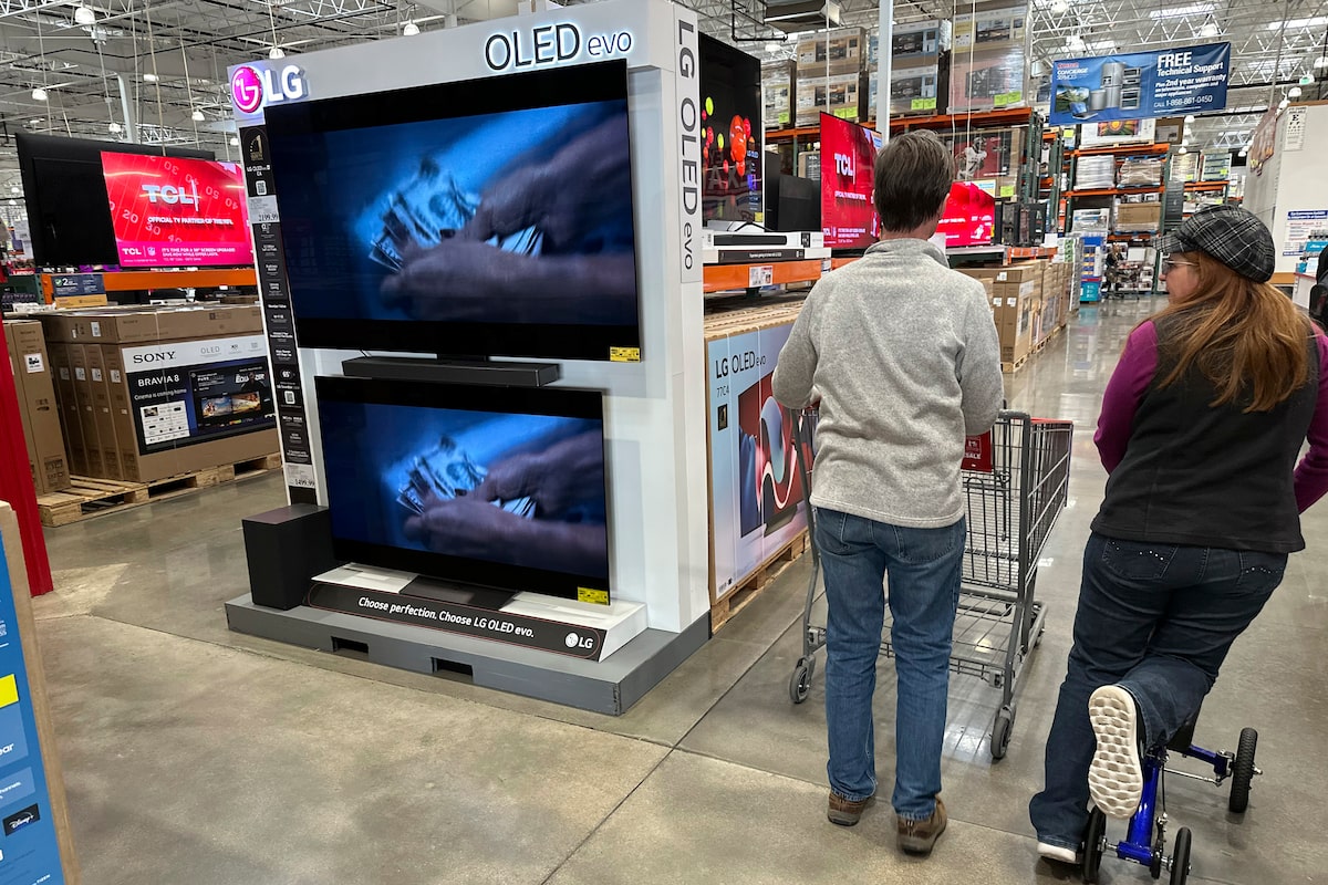 U.S. consumer confidence rebounds as tariff anxiety subsides [Video]