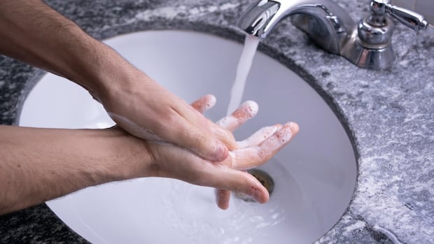 It takes more than a pandemic to make good handwashing habits stick [Video]