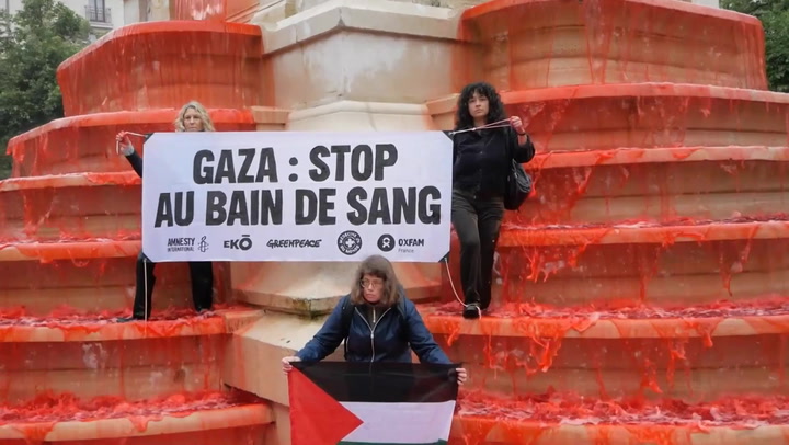 Blood-red water pours down Paris fountain in pro-Palestine protest | News [Video]