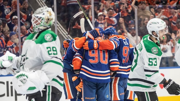 Edmonton Oilers inch closer to Stanley Cup final after another win at home [Video]