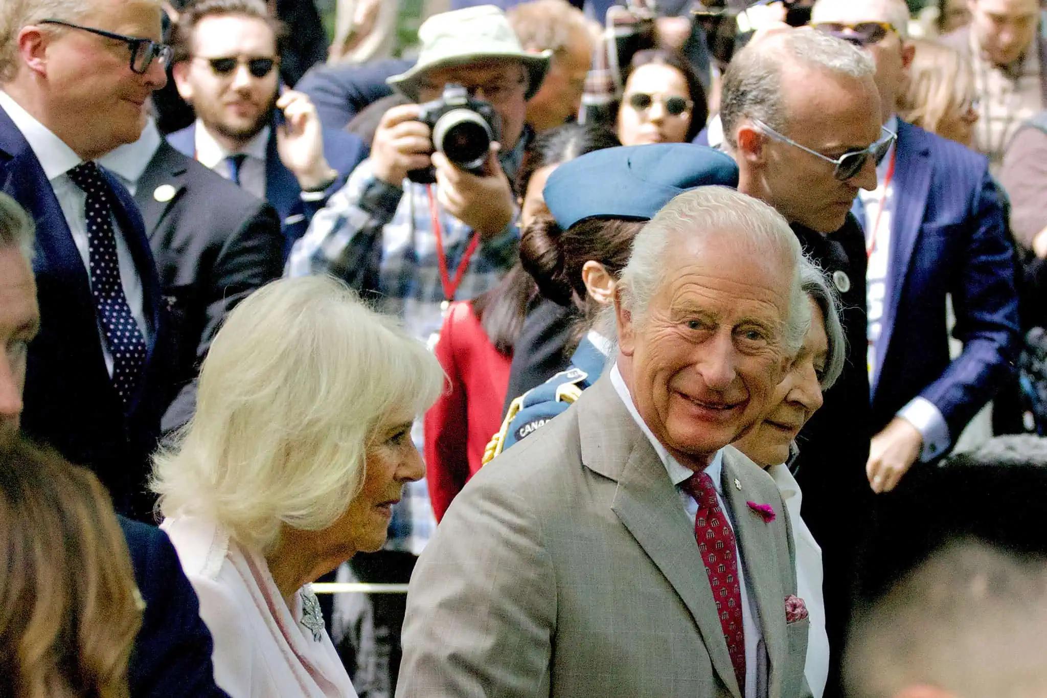 Nearly 60% of people don’t care about the royal visit to Canada: poll [Video]