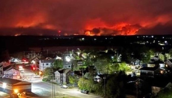 Thousands on evacuation order in northern Manitoba due to wildfires [Video]