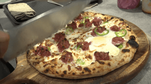 Not Just Pizza: Vancouver pizza shop pays tribute to Filipino roots [Video]