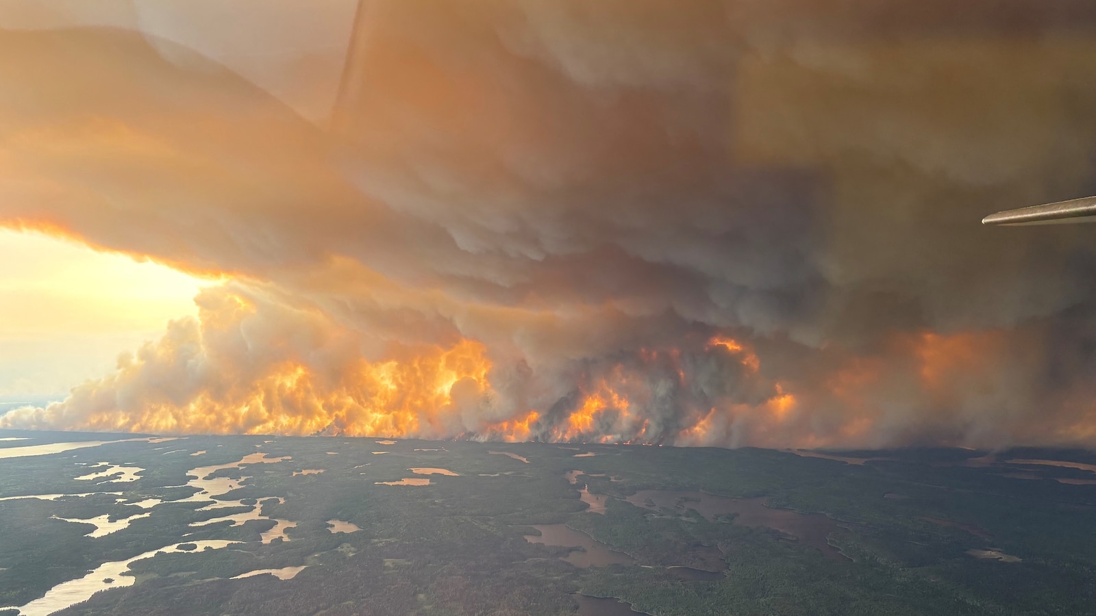 Heavy smoke from Canada wildfires to drift into US [Video]