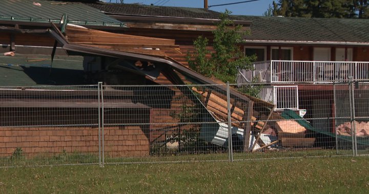 Alberta windstorms path of destruction damages homes, uproots trees [Video]