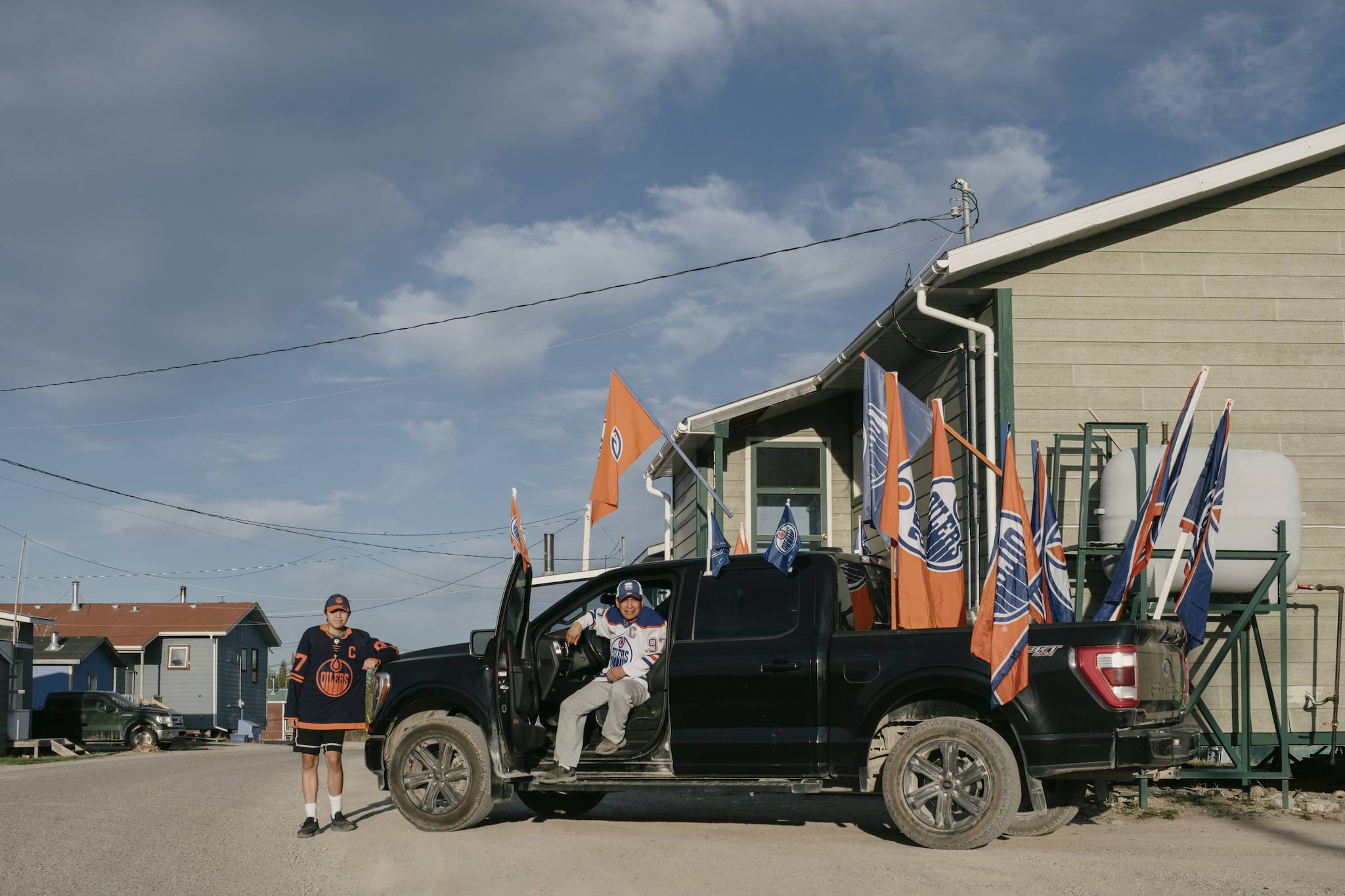 Tiny remote town of 550 becomes a sea of Oilers flags after every win [Video]