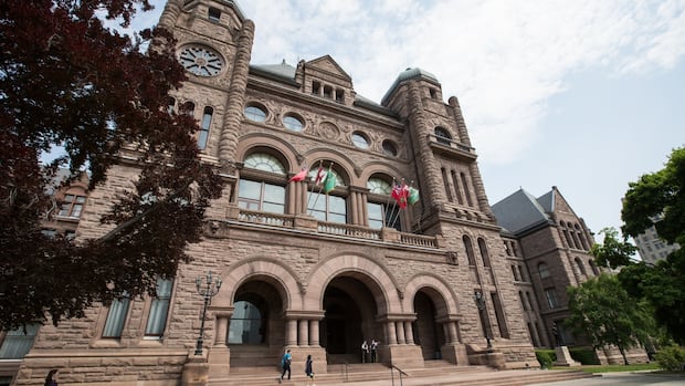 Ford government to limit debate on controversial Bill 5, hundreds of First Nations members protest [Video]