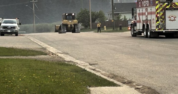 Alberta wildfires: Evacuees in several Yellowhead County communities can return home Tuesday [Video]