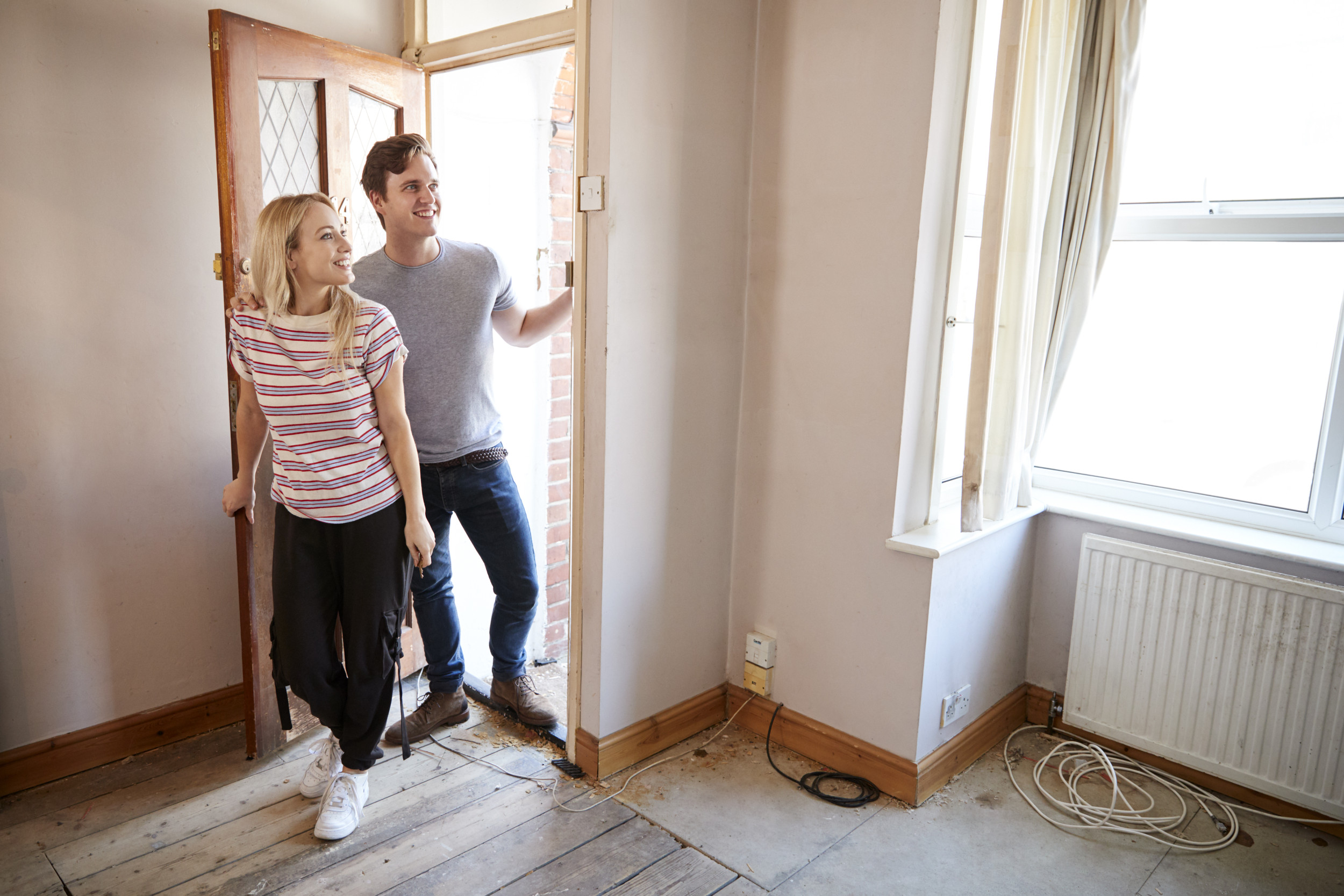Shock at Hallway Discovery in Century-Old Home’Won the Wall Lottery’ [Video]