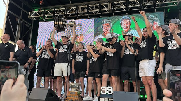 ‘They gave it their all’: Fans celebrate as London Knights bring home Memorial Cup [Video]