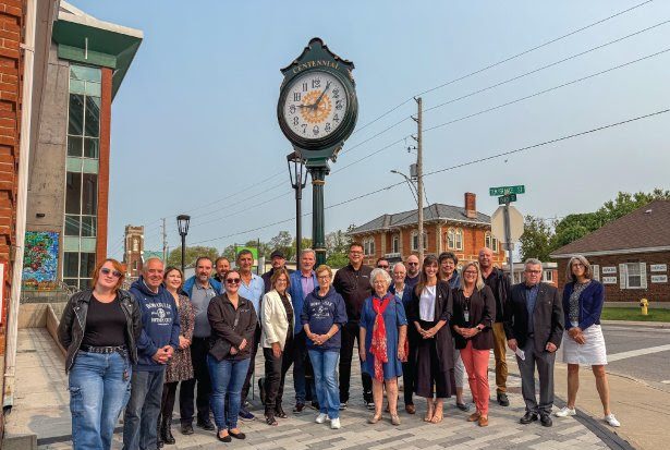 Vintage clock gifted to Ontario town [Video]