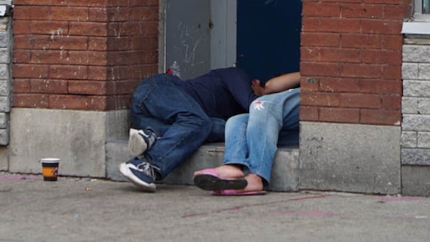 ‘Disheartening’ trend sees more families, seniors reach out for homelessness supports [Video]