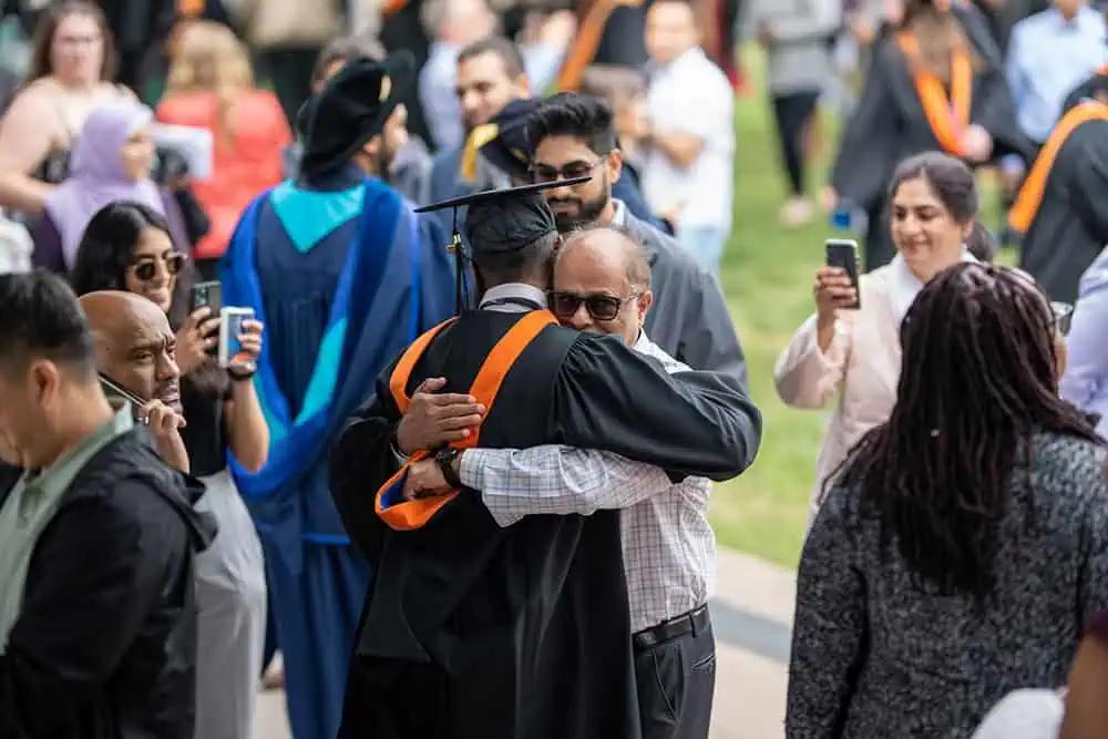 Ontario university honouring six, from Dragon’s Den to the Bank of Canada, at spring Convocation [Video]