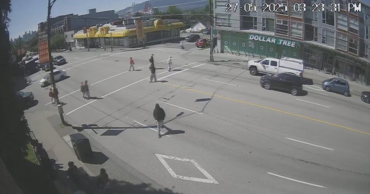 Bear spray attack near Vancouver high school caught on camera – BC [Video]