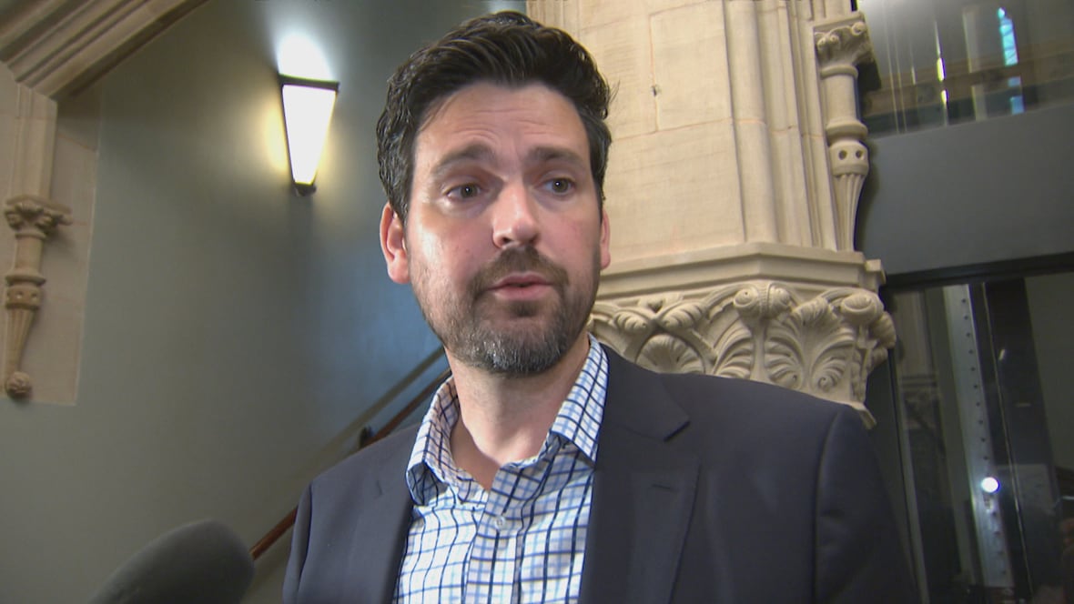 Justice minister says he apologized to Chief Cindy Woodhouse [Video]