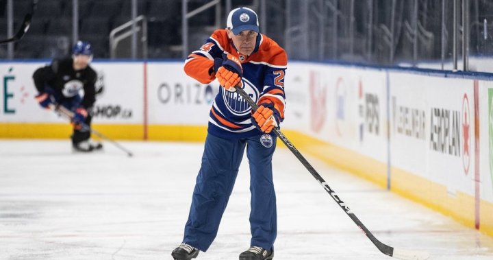 Alberta premier says shes invited Prime Minister Carney to Oilers playoff game [Video]