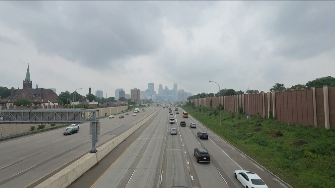 Canada wildfire smoke drifts into Midwest US [Video]