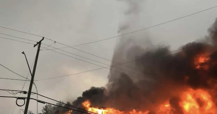 Evacuees fleeing northern Saskatchewan wildfires struggle with uncertainty, loss [Video]