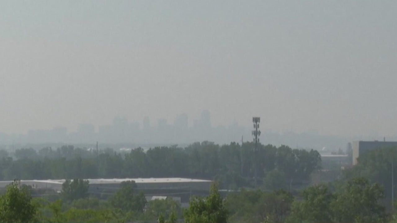 Canadian wildfire smoke: Air quality alerts posted for Chicago, other big cities [Video]