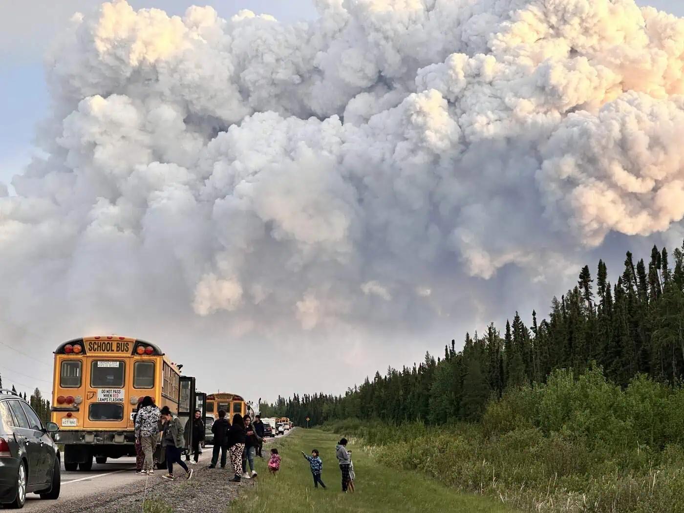 Take care of your eyes amid wildfires and smoke, ophthalmologists urge [Video]