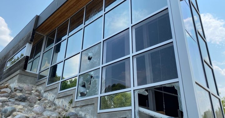 Regina police investigate reports of rampant vandalism in Wascana Centre – Regina [Video]