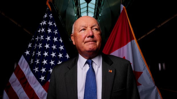 U.S. ambassador says Canadians facing device searches, detainment ‘not a pattern’ [Video]